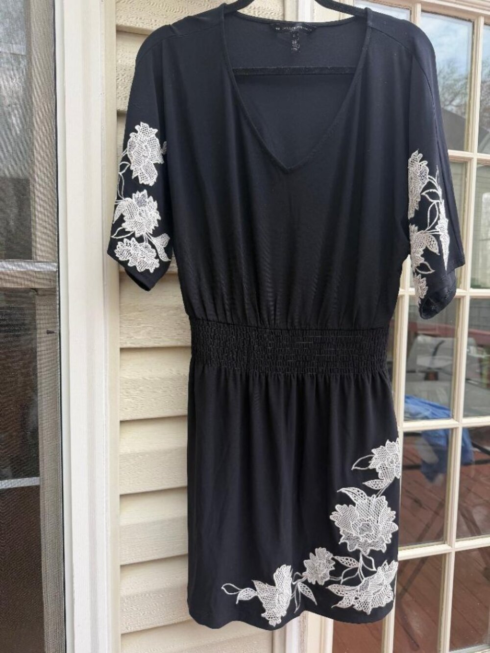 WHITE HOUSE BLACK MARKET (WHBM) KIMONO SLEEVE SMOCKED WAIST JERSEY KNIT DRESS, S